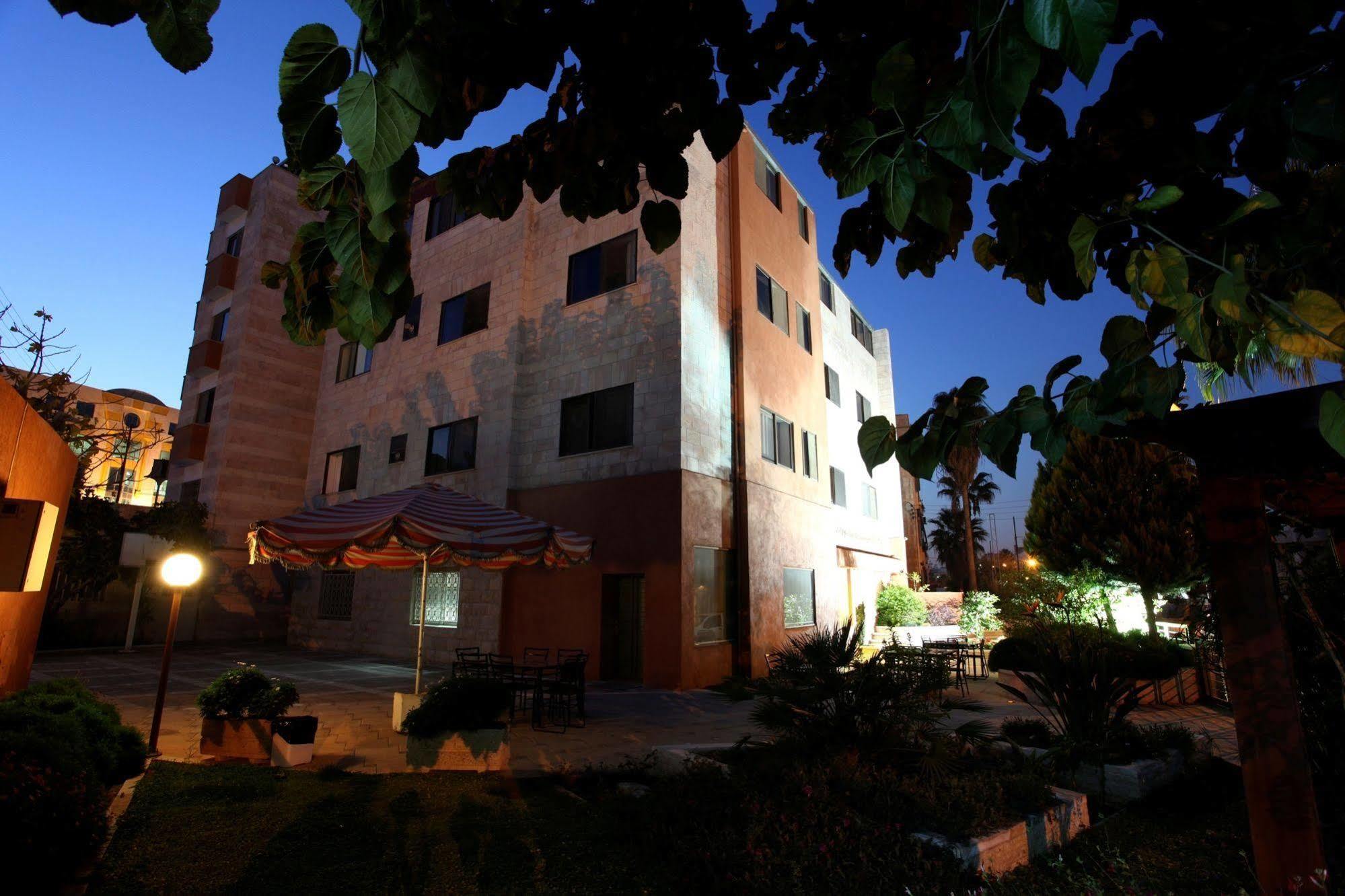 Barakat Hotel Apartments Amman Exterior foto